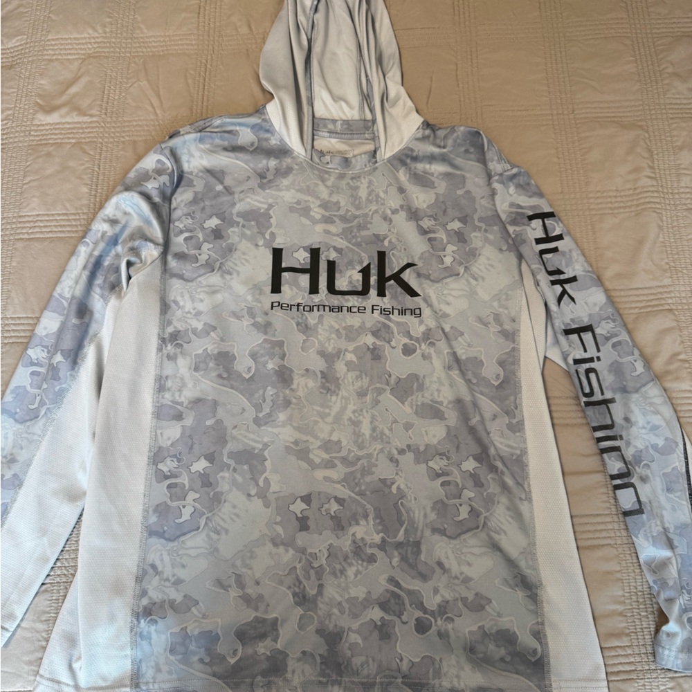 Men’s Huk Fishing/long sleeve shirt.